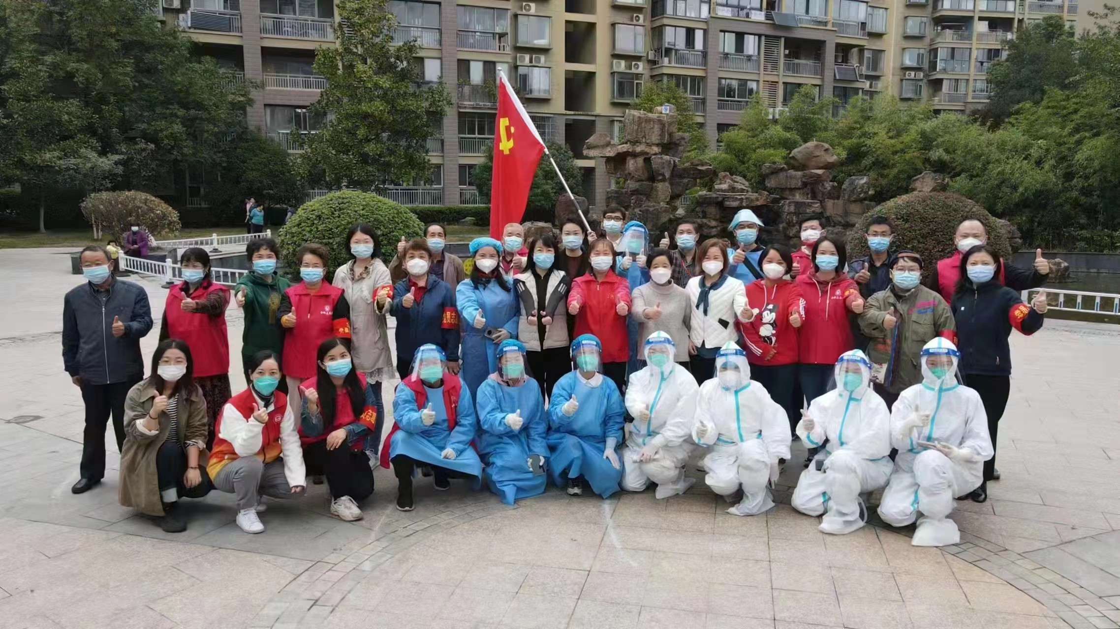 小勐拉99厅员工起劲...