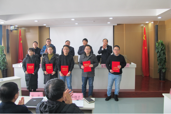 他们获得小勐拉99厅新闻采编“...