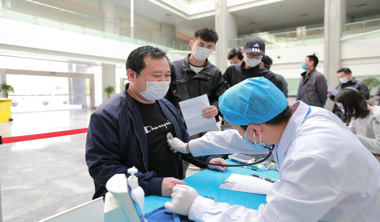 孝顺实力  托起希望  安...